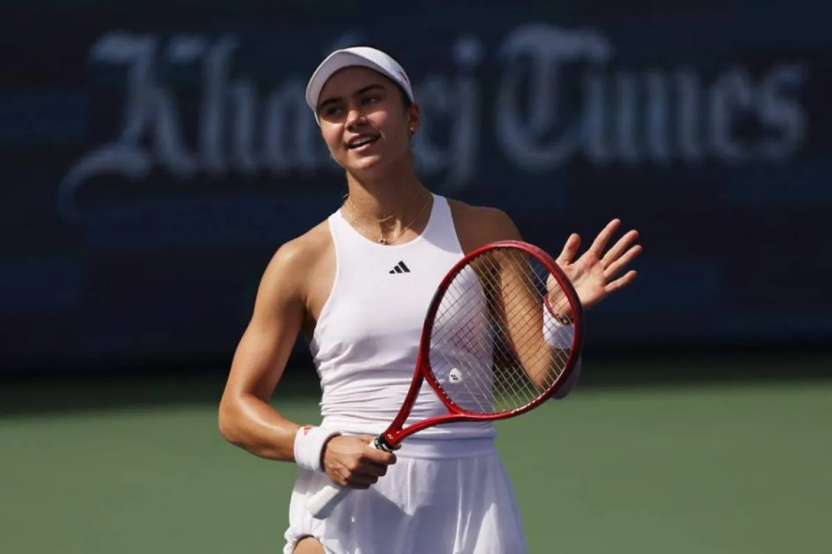 كوكو غوف تتجاوز فوضى الرياح وتصعد لثمن نهائي بطولة دبي للتنس