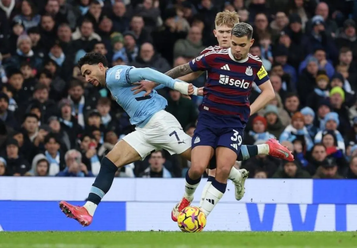 قمة نارية بالبريميرليج: سيتي يستضيف نيوكاسل في صراع النقاط.. تعرف على الموعد والقنوات