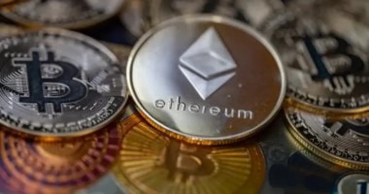 العملات الرقمية تنتفض: "بيتكوين" تتخطى 65 ألف دولار وسط تفاؤل الأسواق