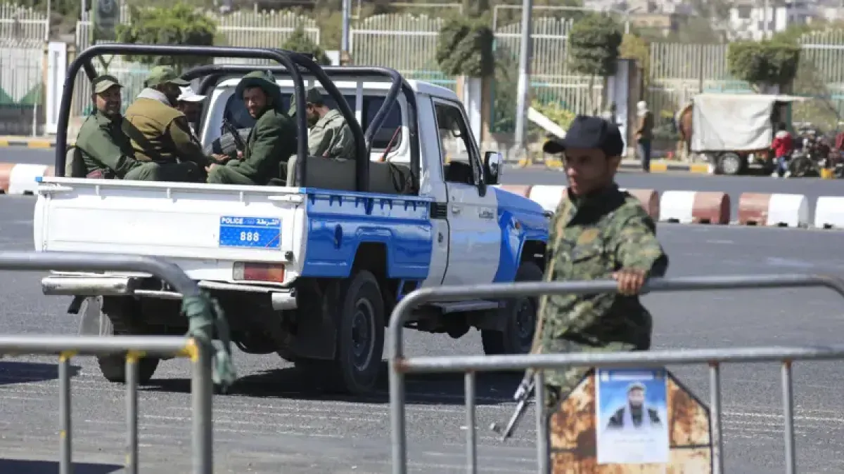 الحوثيون يحتجزون 11 موظفاً في الخطوط الجوية اليمنية إثر احتجاجهم لصرف إكرامية رمضان