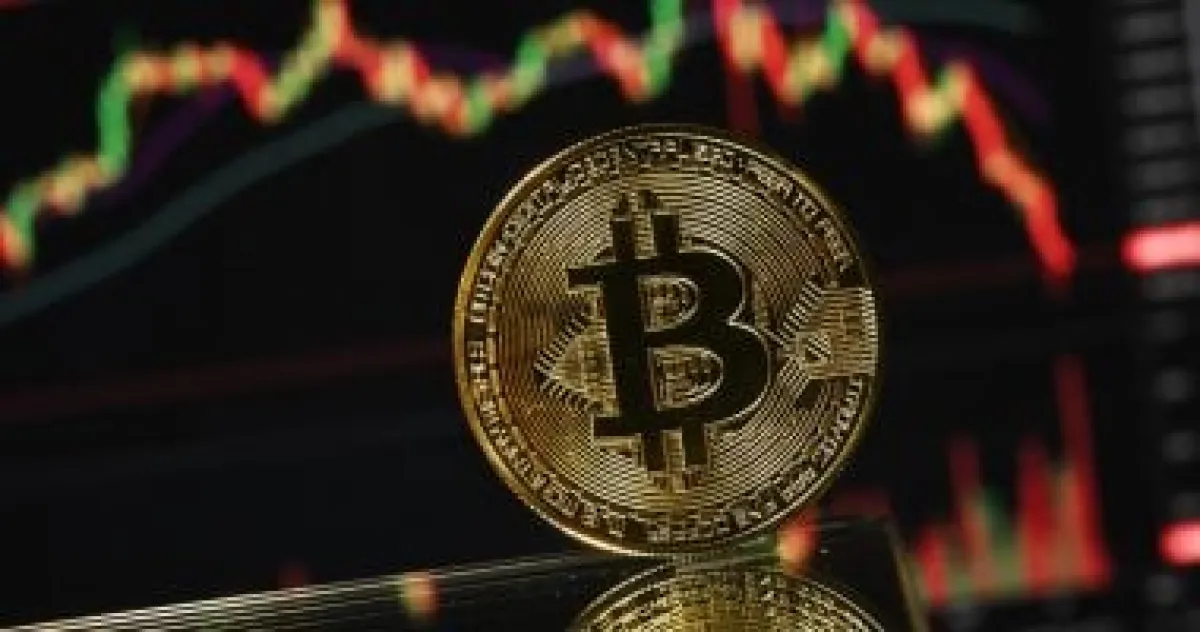 بيتكوين تتراجع نحو 66 ألف دولار وسط توترات جيوسياسية عالمية