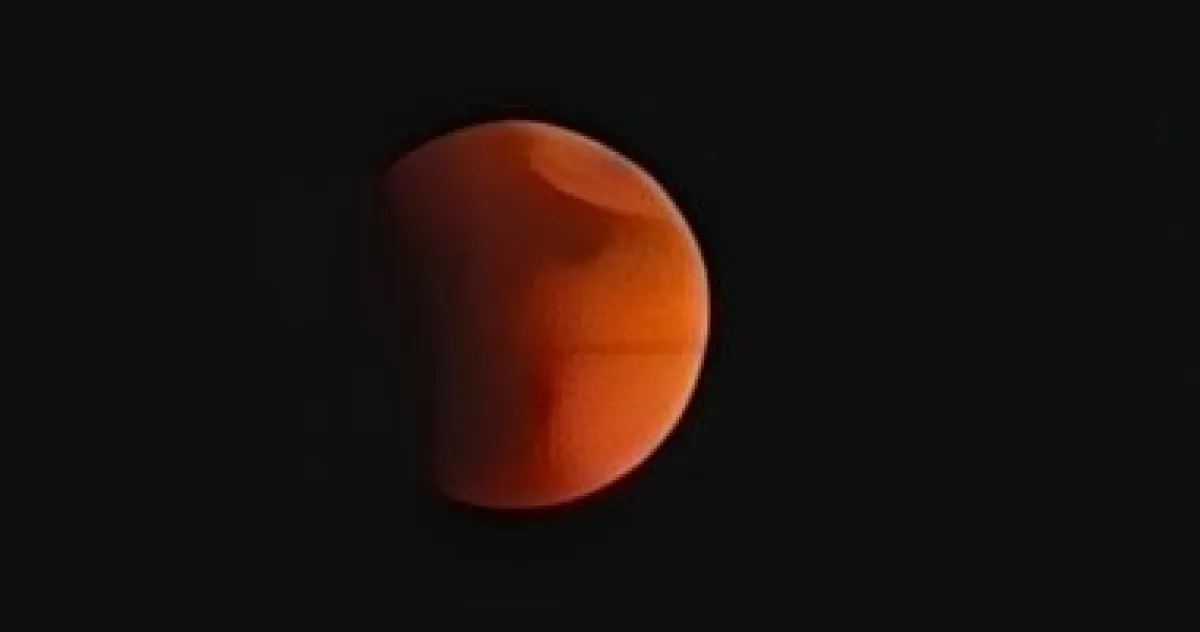 خسوف القمر الدموي الكلي في مارس 2026: الأخير قبل توقف طويل حتى 2028