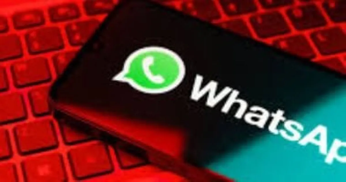 واتساب يسهّل الإرسال: اكتشاف ذكي للملصقات مع الرموز التعبيرية