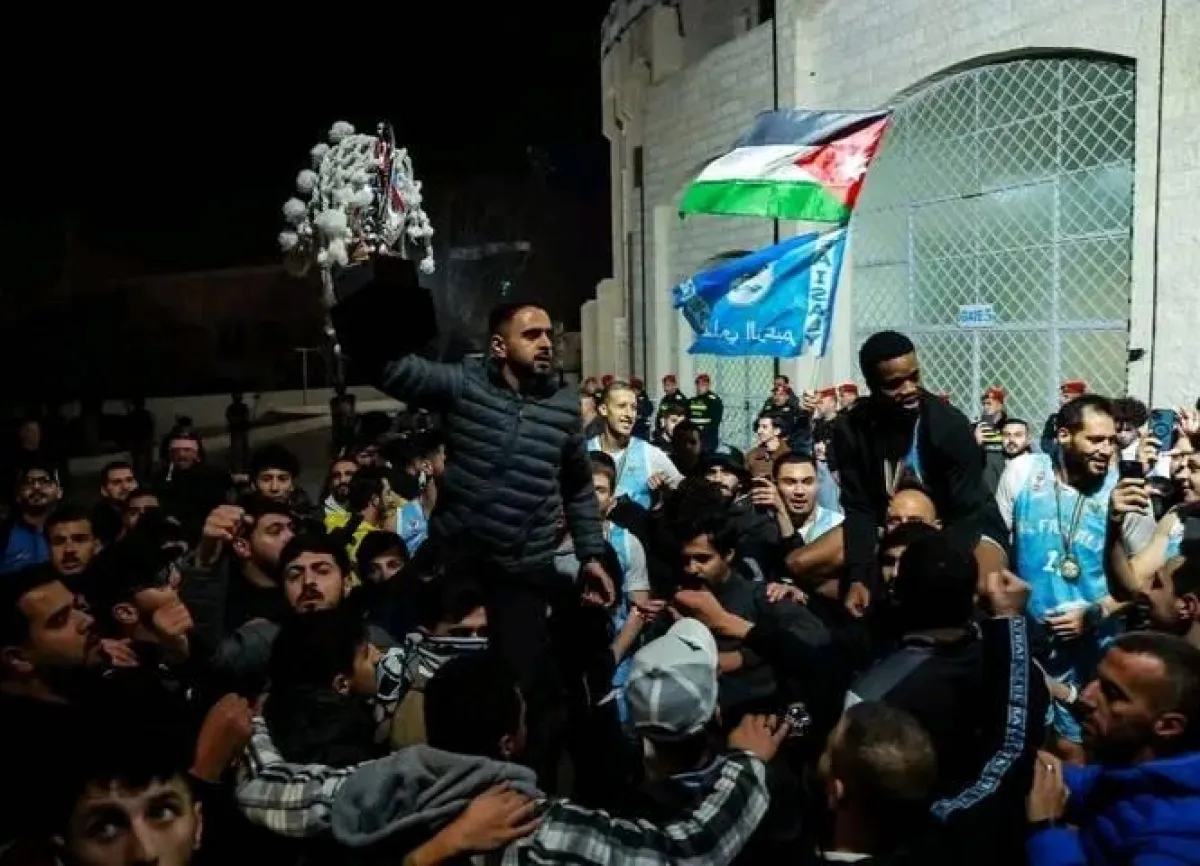 الفيصلي يحقق لقب كأس السلة لأول مرة تاريخيًا بعد تغلبه على الوحدات