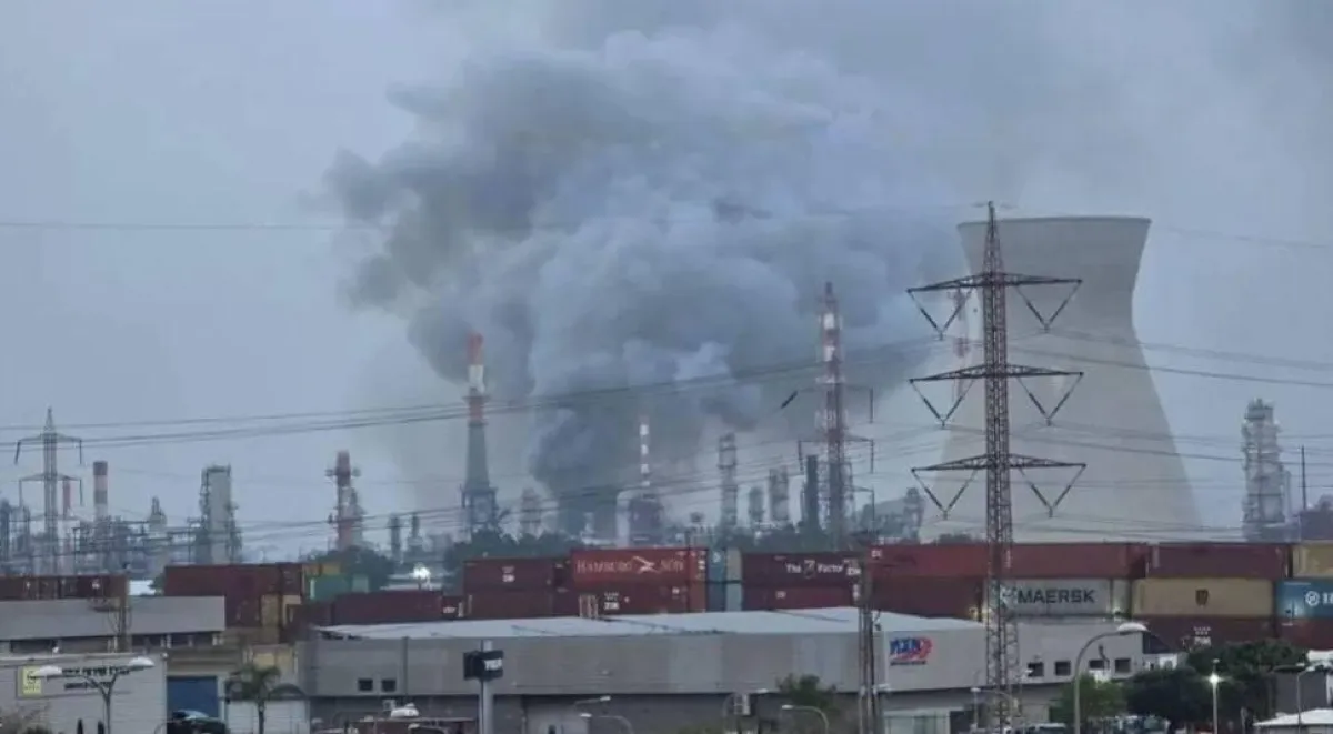 هجوم صاروخي إيراني يستهدف مصفاة نفط في حيفا.. الأضرار محدودة
