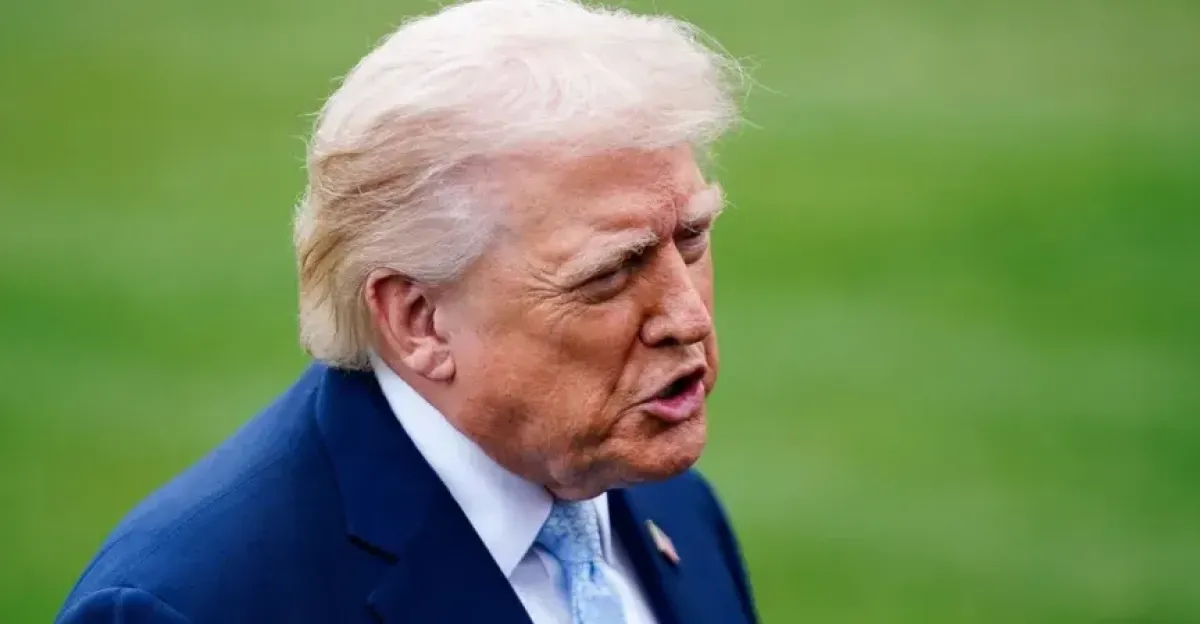 ترامب يؤكد استمرار المباحثات مع طهران ويصف الأحداث في إيران بـ"تغيير محتمل للنظام"