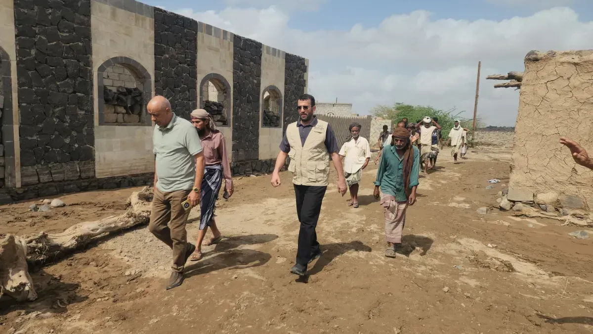 المخا: "المقاومة الوطنية" تباشر إغاثة عاجلة لضحايا سيول الأمطار في "المشالحة"