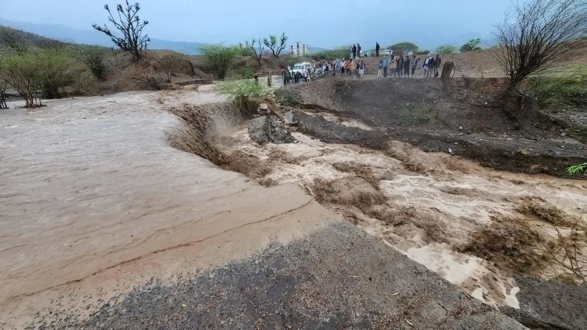 سيول حجة تجرف ألغاماً حوثية إلى مناطق سكنية وطرقات في حيران