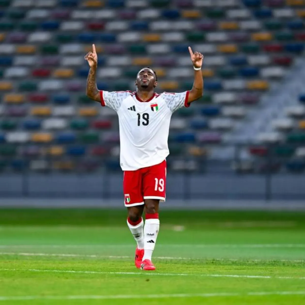 يوري سيزار يتألق بثلاثة أهداف في أول ظهور له مع منتخب الإمارات