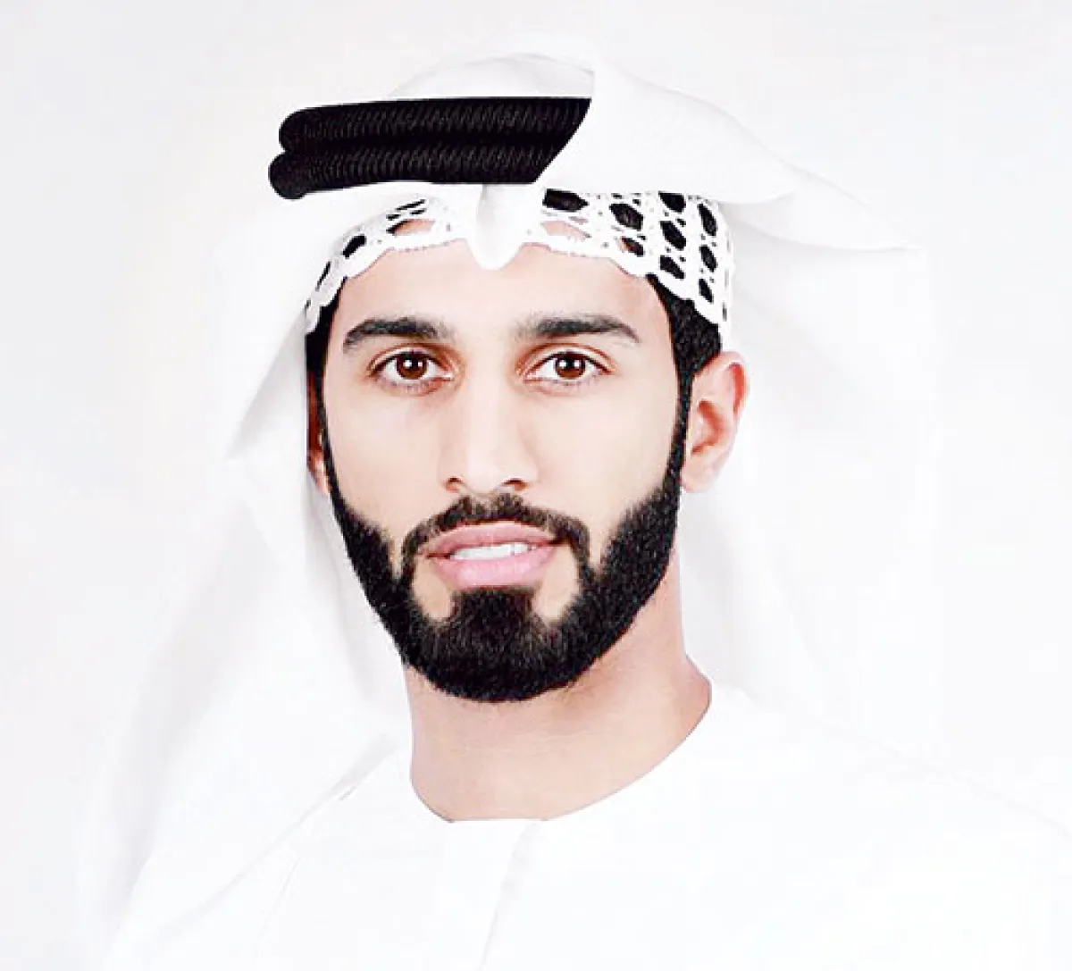 قمة العين وشباب الأهلي: صراع الحسم في دوري أدنوك