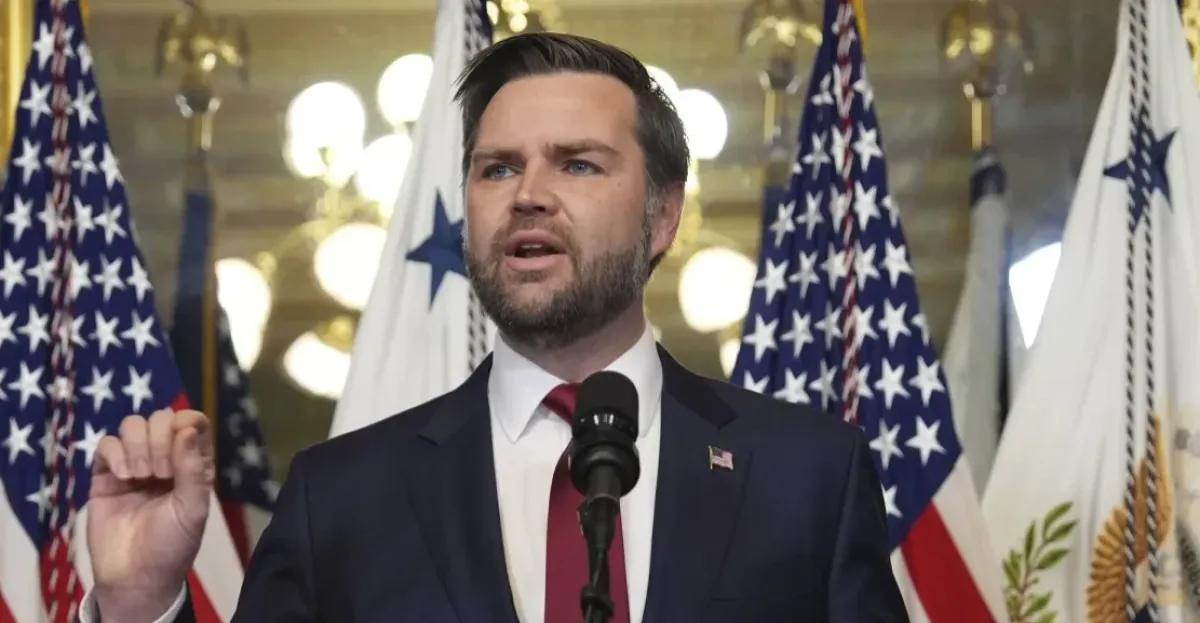 واشنطن تلوح بجولة مفاوضات ثانية مع طهران وتحذر بشأن مضيق هرمز