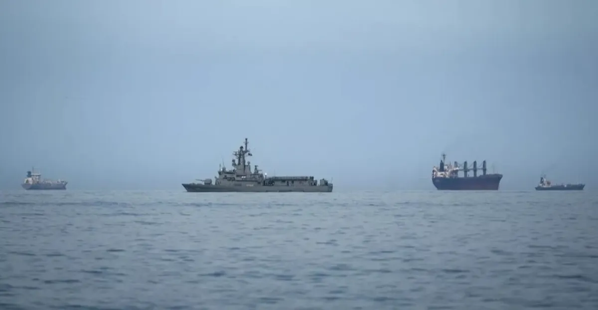 الاتحاد الأوروبي يناقش خطة من ثلاث مراحل لضمان أمن الملاحة في مضيق هرمز