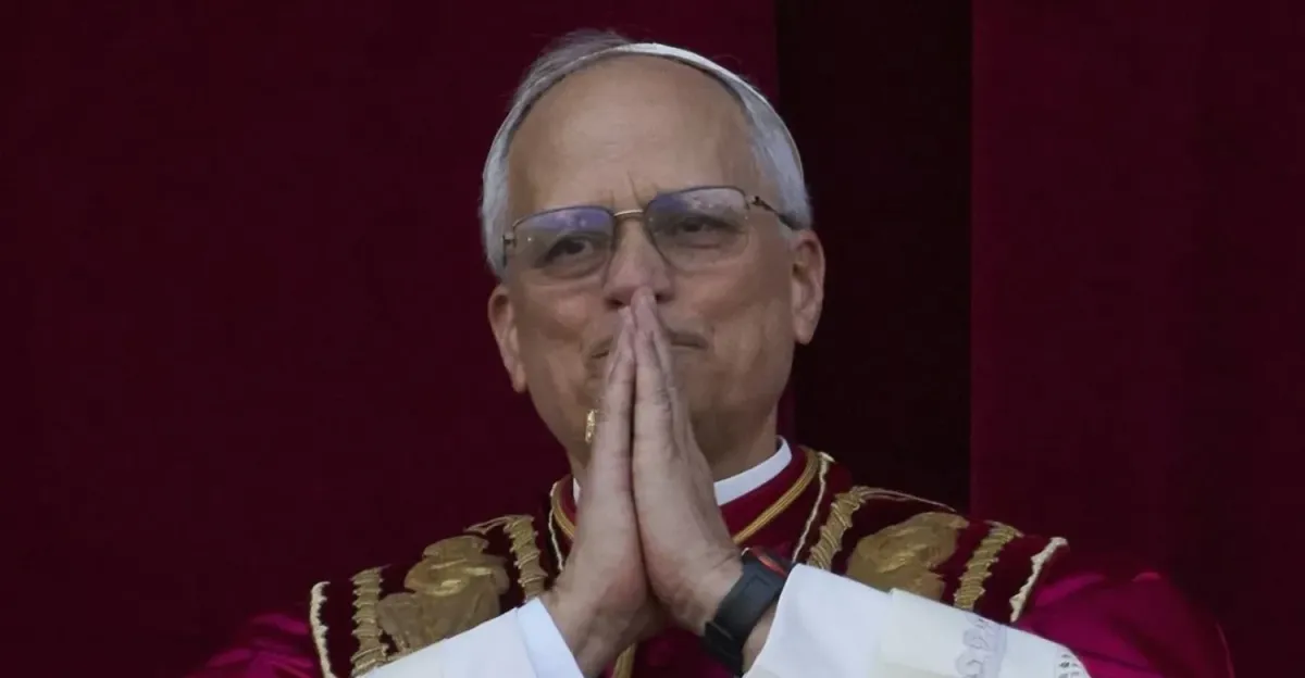 البابا يحذر من أزمات عالمية وندد بـ "استعمار" موارد الأرض