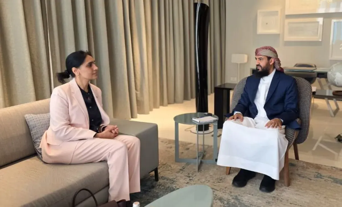 المحرمي والسفيرة البريطانية يناقشان تعزيز الشراكة ودعم تعافي اليمن