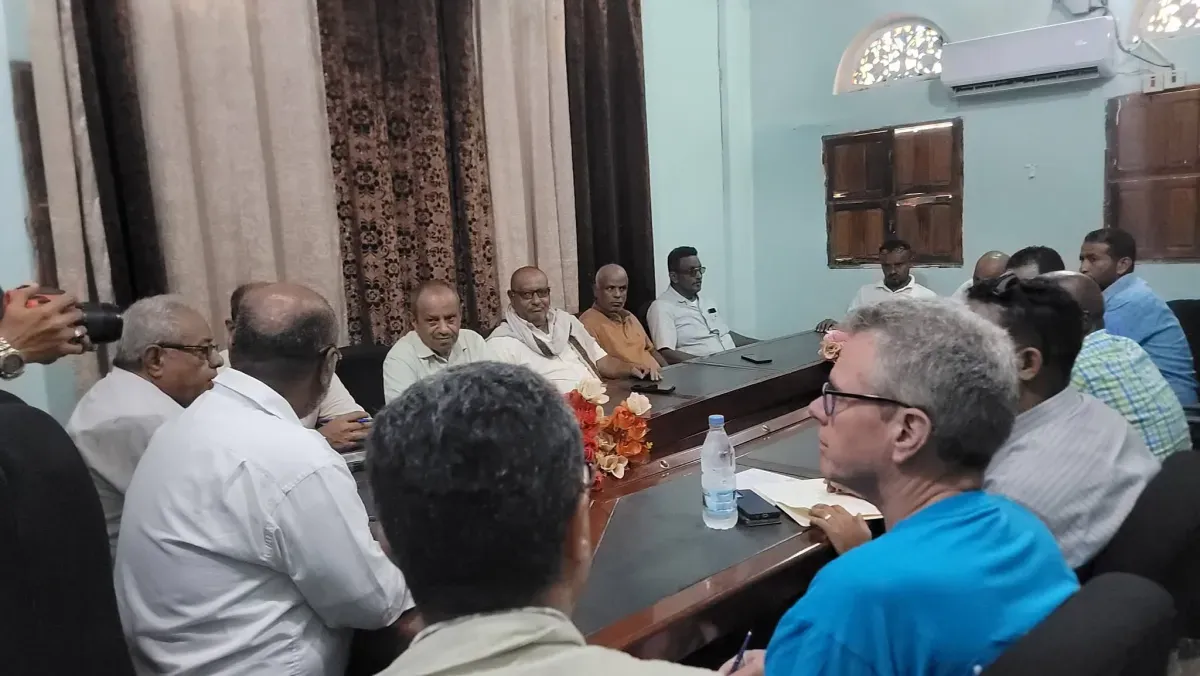 الحديدة: السلطة المحلية تناقش مع اليونيسف مشاريع المياه والصرف الصحي