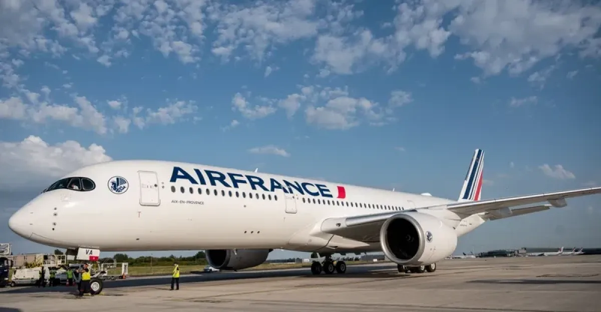 الخطوط الجوية الفرنسية تمدد تعليق رحلاتها إلى إسرائيل حتى 11 مايو