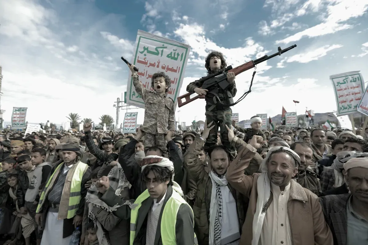 اليوسفي: الحوثيون يستهدفون عقول الأطفال عبر المراكز الصيفية