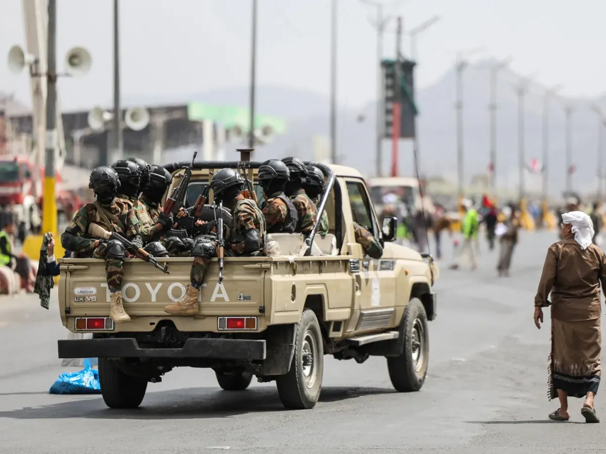 دراسة: مليشيا الحوثي تدير 220 منفذاً جمركياً داخلياً لتمويل حربها واقتصادها الموازي