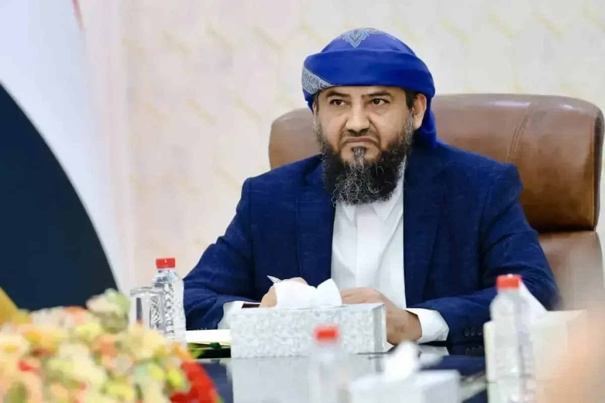 المحرمي يبحث مستجدات الأمن والخدمات في المحافظات المحررة