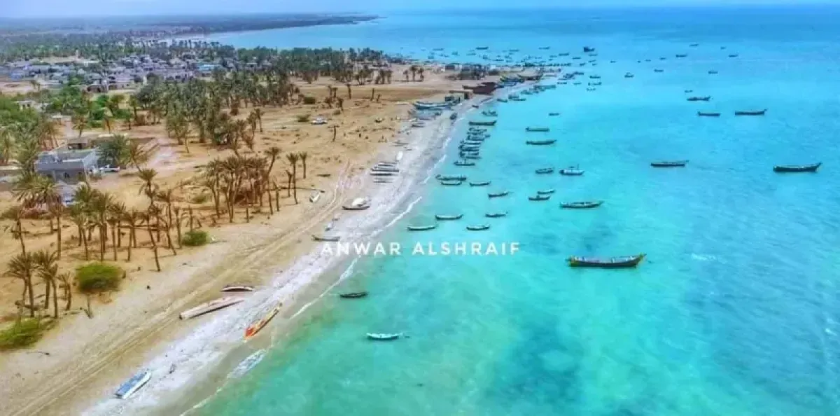 حطام قارب واختفاء صيادين بالبحر الأحمر يثيران القلق