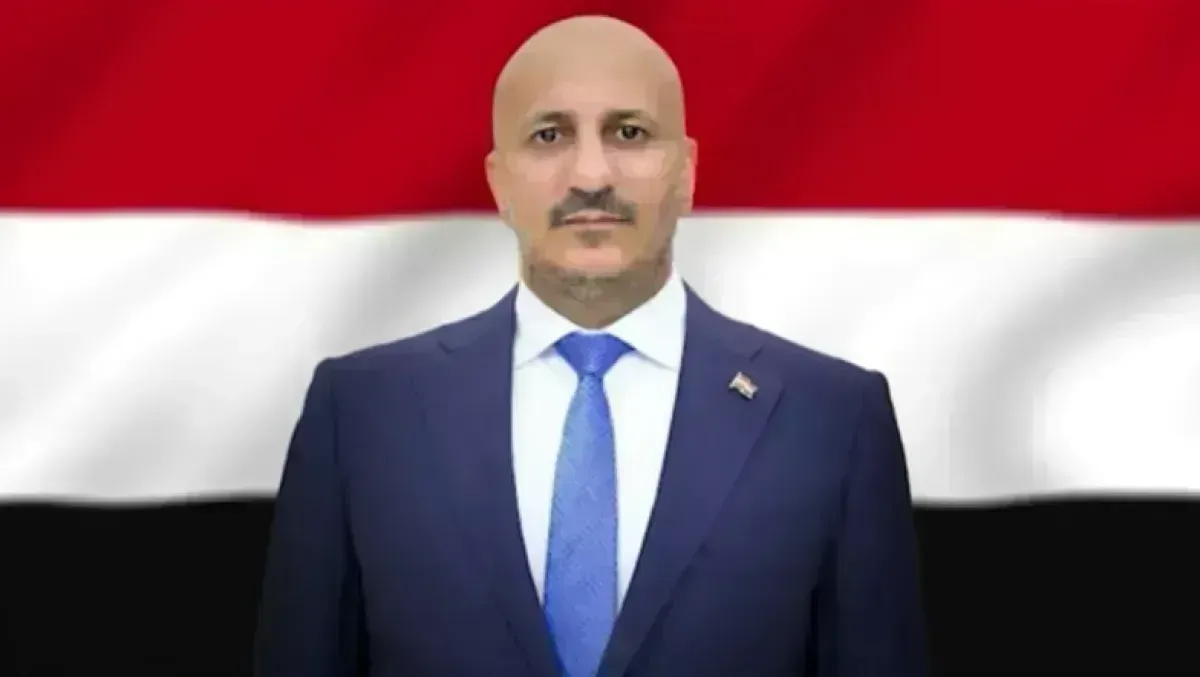 طارق صالح يعزي بوفاة البرلماني محمد مهدي الكويتي