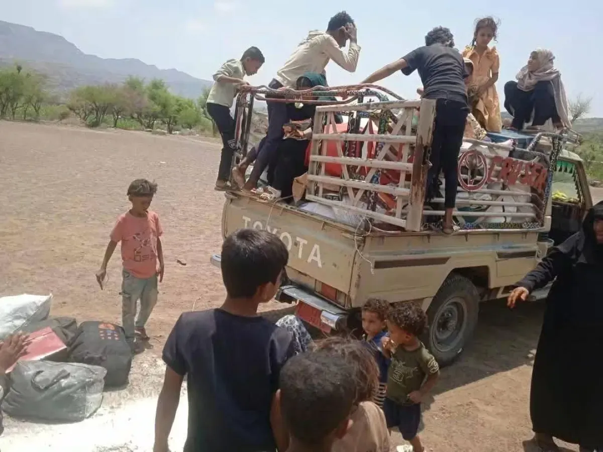 كارثة إنسانية في اليمن: 122 ألف نازح يواجهون الموت جوعاً وبرداً